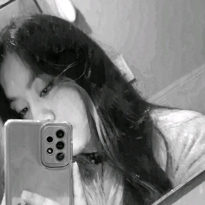 @girl_sunflowers