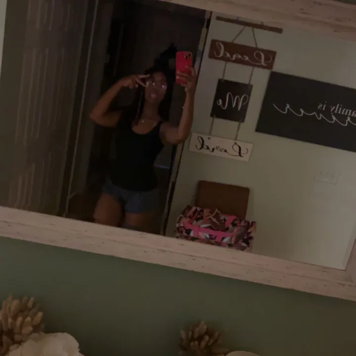 @leilahrae..sarah