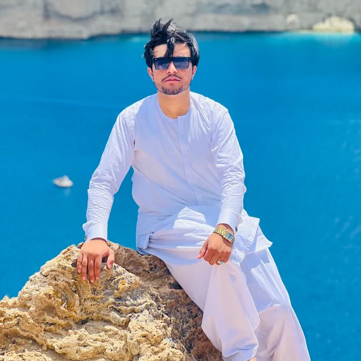 naeemkhan210.2