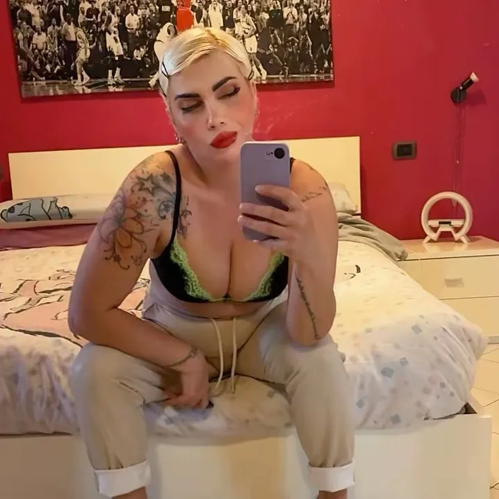 @angelaolla