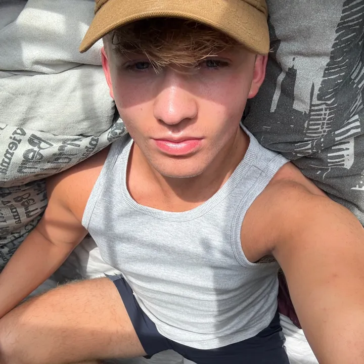 @itzisaacjames