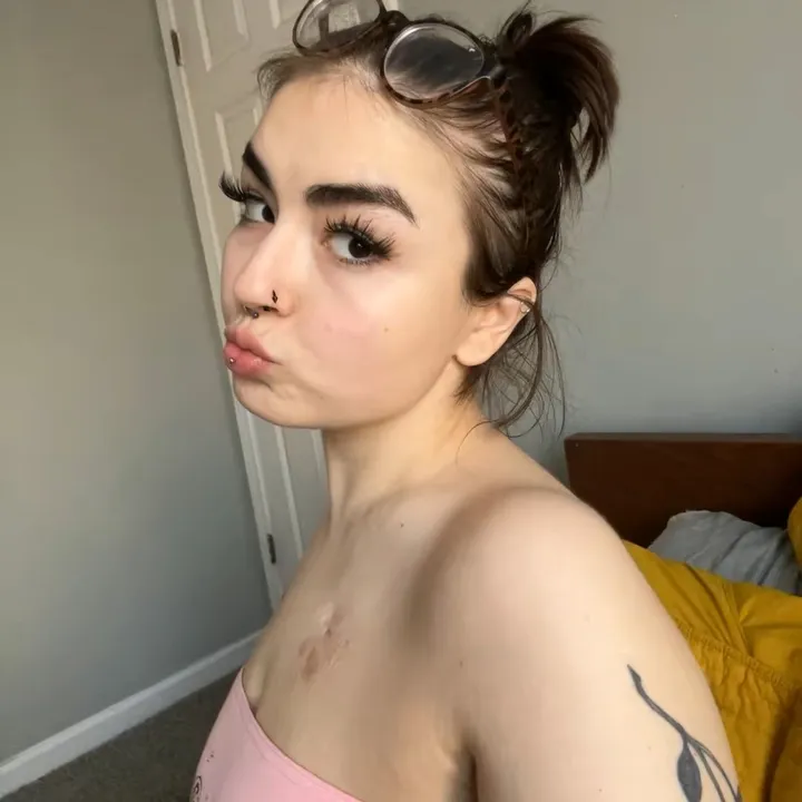 @queervomitt