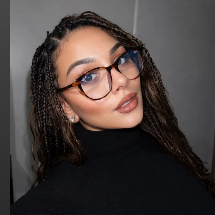 @breeee