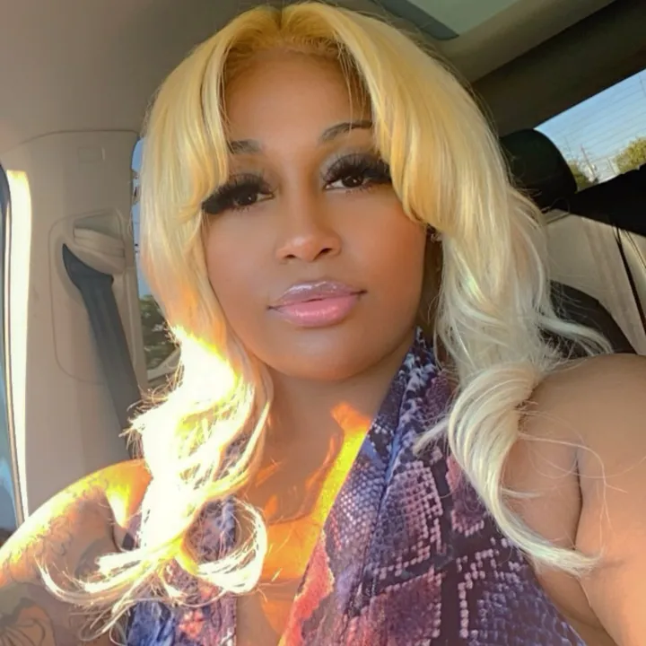 @justcallme.mella_bee