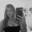 @sydneyseaberg1