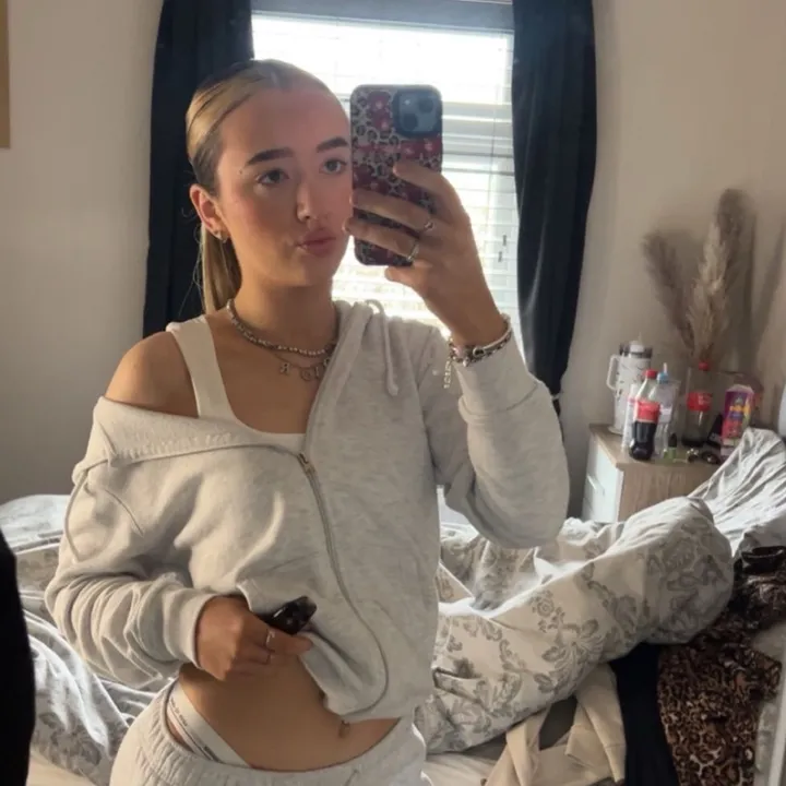 @user123903212