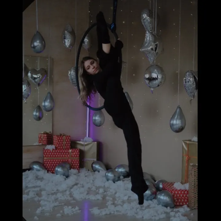 _.aerialhoops._