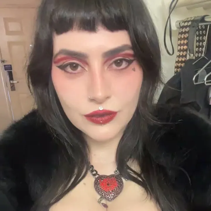 @deathinvogue