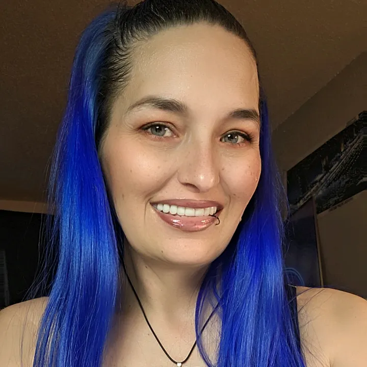 nicholemallummedium
