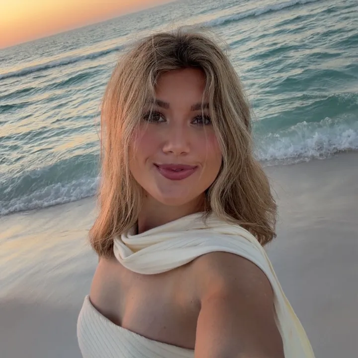 @laceysnellofficial