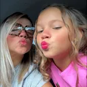 @laslocurasdedos