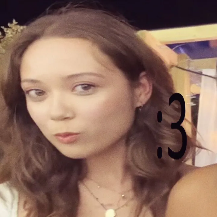 @evie_loves_cupcakez