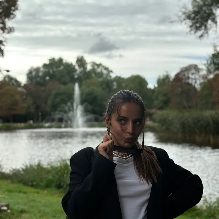 sarasinagra02