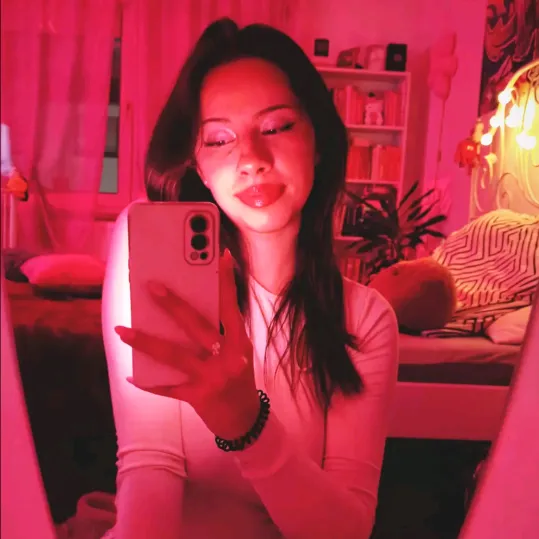 @lulustrashshow.com