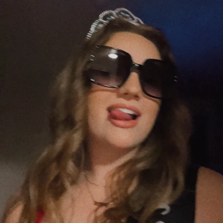 @moneezey