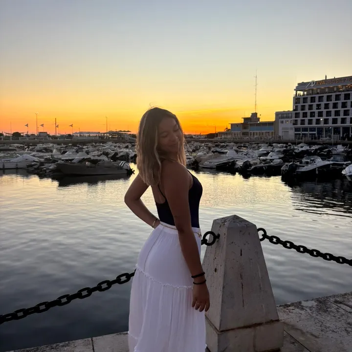 @alexacasstro_