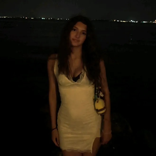 @helenaaa_yolo