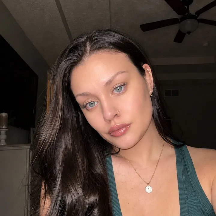 @miahmyers_