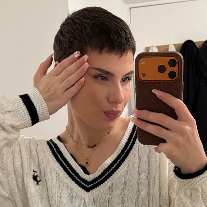 julialhostisremy