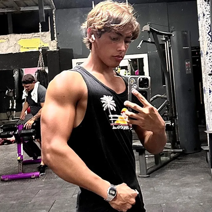 aaron.xhd