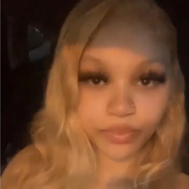 @whitteeeegirlllaa