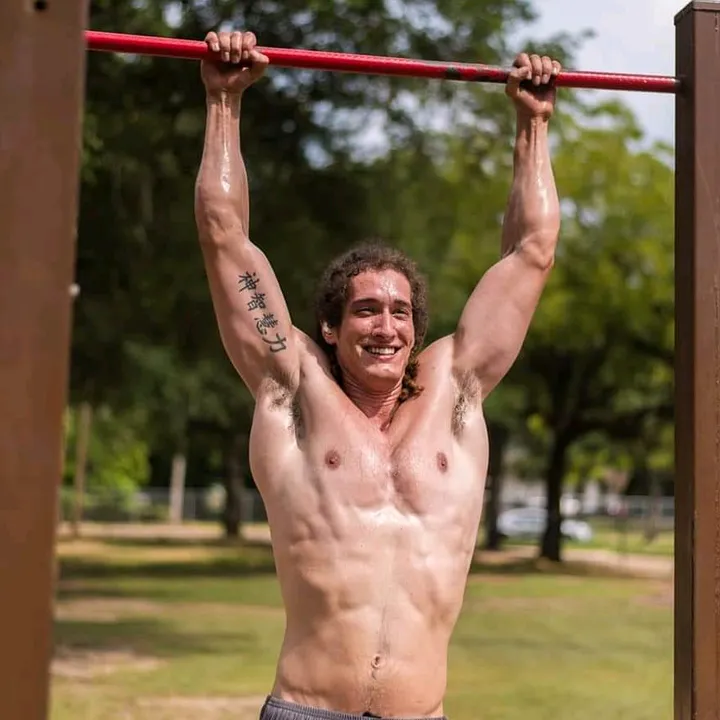 @hypedtarzan