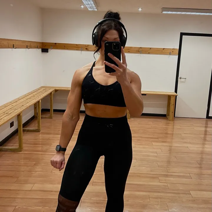 @nicolejm89