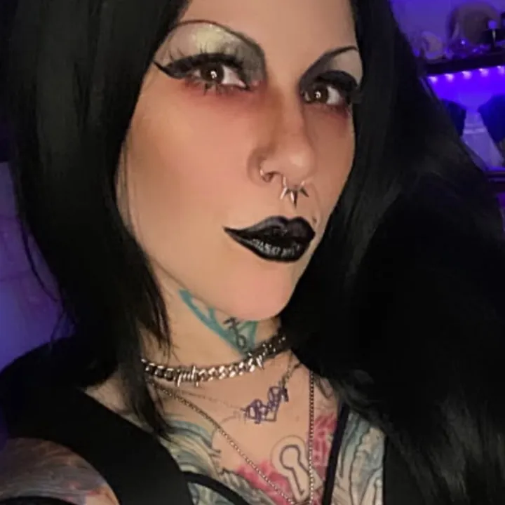 @earthskytomb