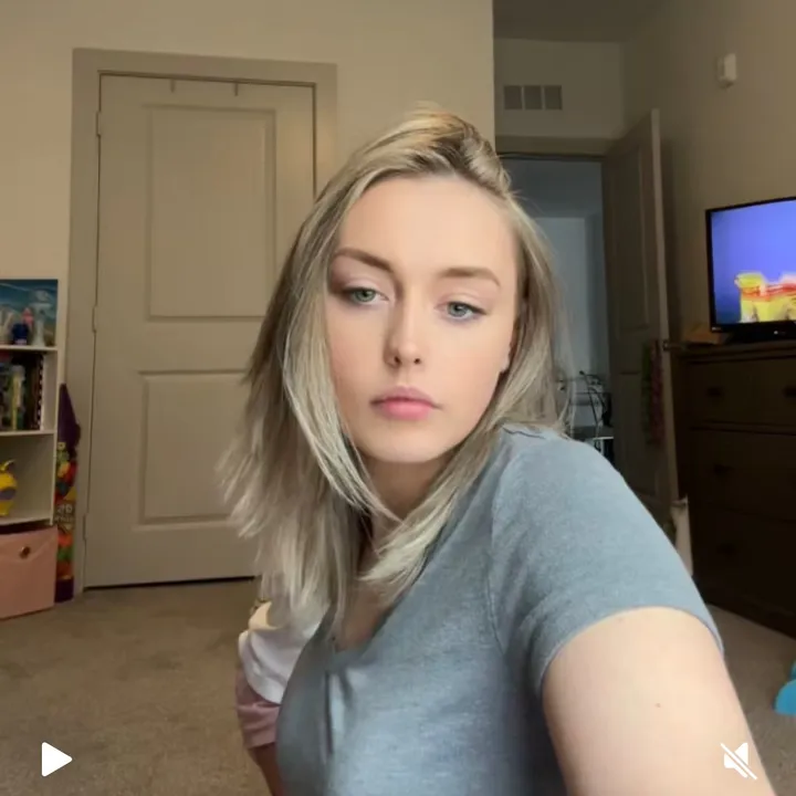 @elysabethbrooke
