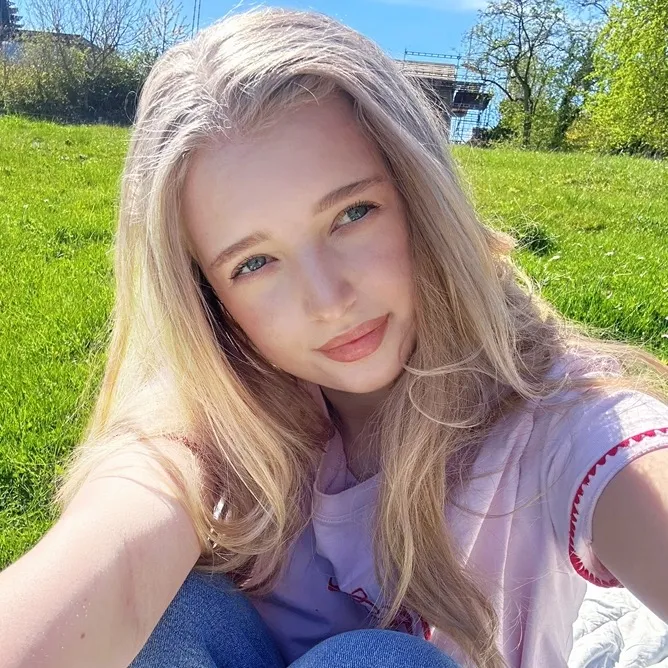 @carlabm__