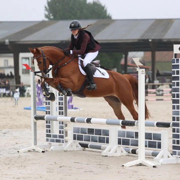 maylis_jump