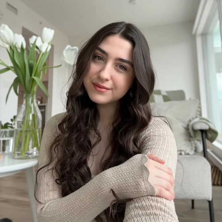 @itschristamaria
