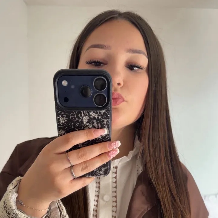 chloe_dlrtt