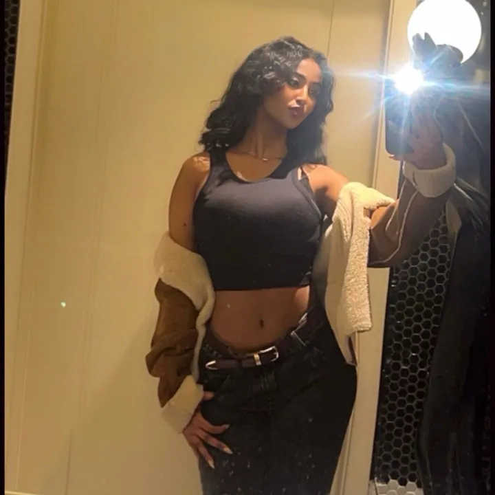 @elleni_.m