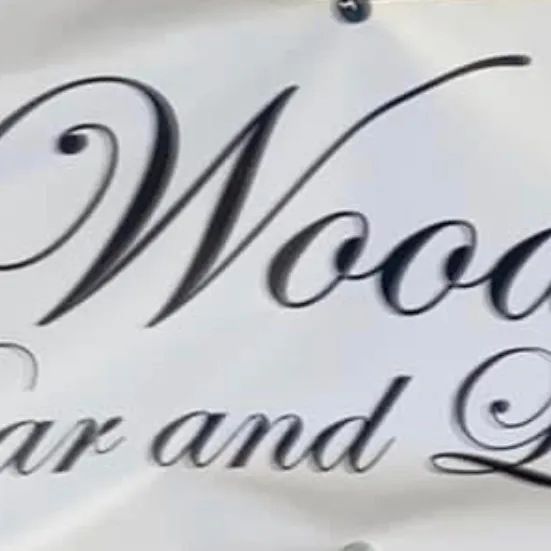 woodsbarandlounge