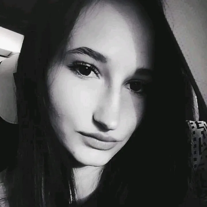 @caronacorina