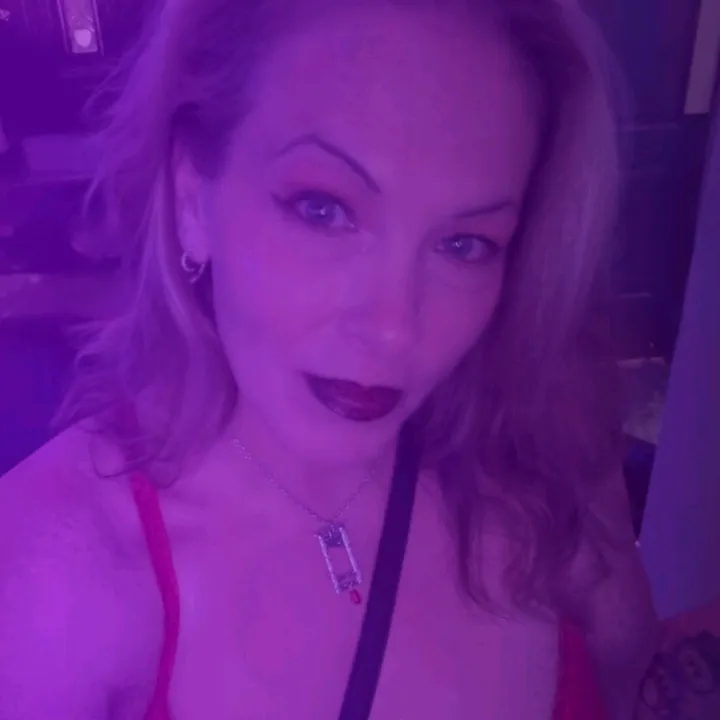@raven_shade_