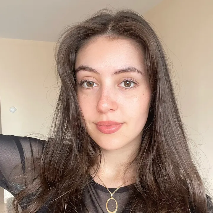 @adelinabtz