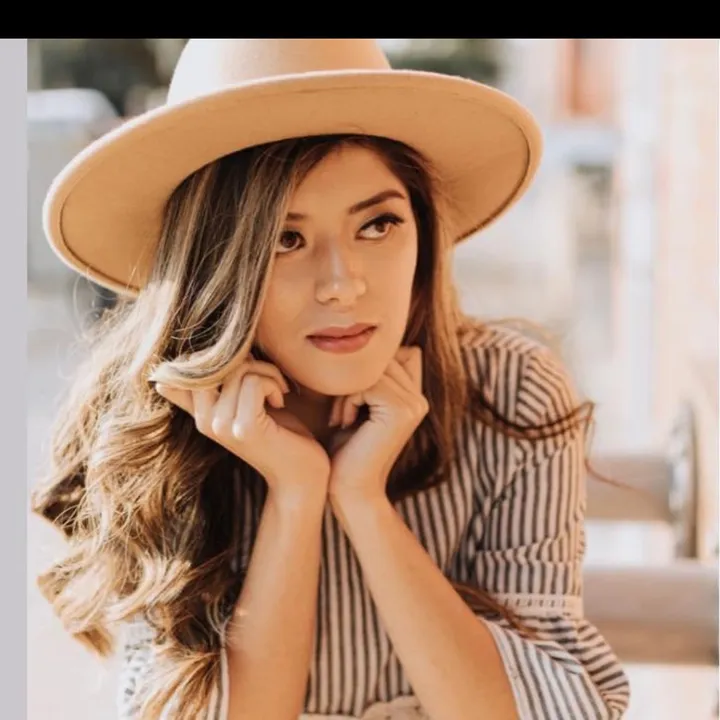 @adrianasbooks