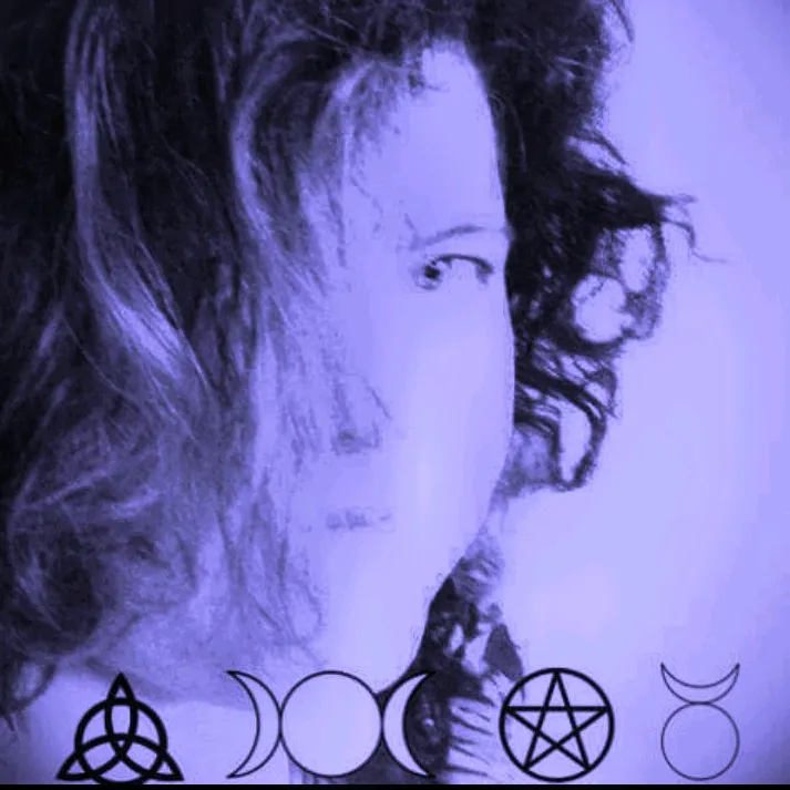 @kellythewisegroovy3