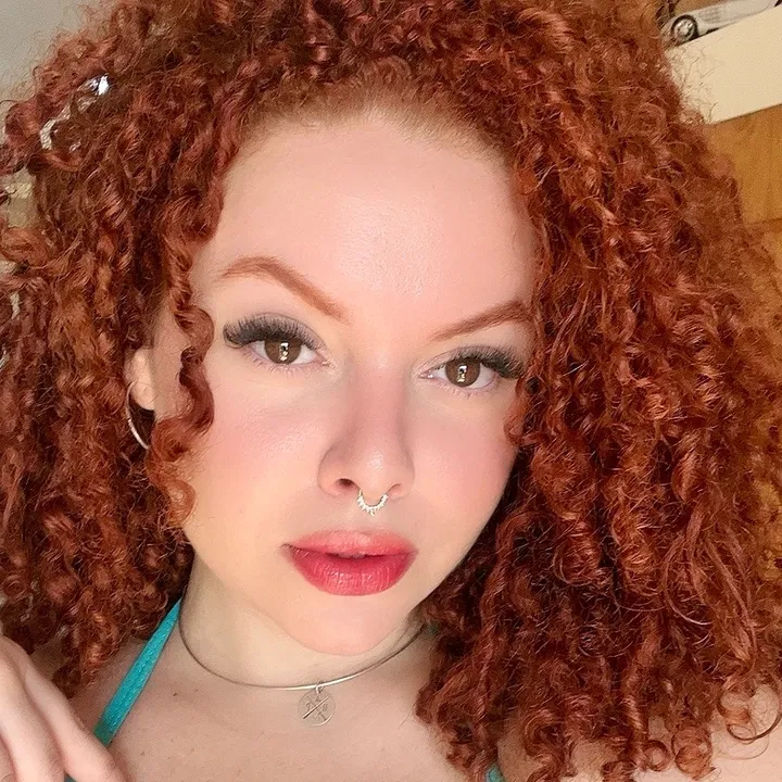 @redapplevy