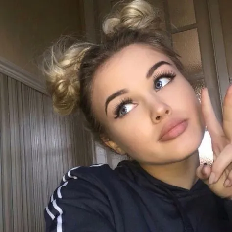 @_vika_viktori_