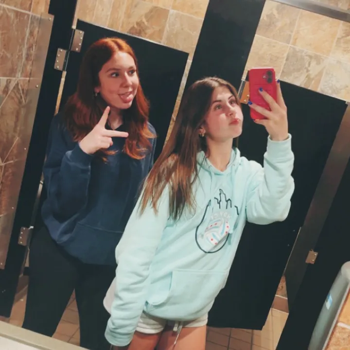 @sloanalizabeth