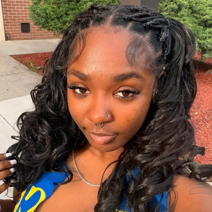 @denayalee._