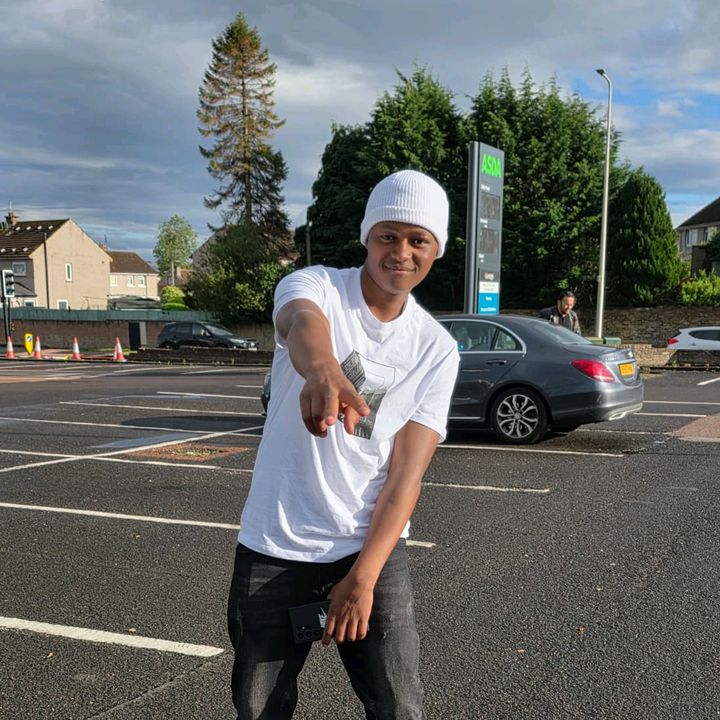 @𝗖𝗟𝗜𝗡𝗧𝗢𝗡🇬🇧🇰🇪🫡 - original sound