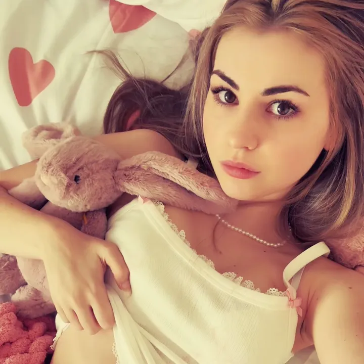 @skyepastapins