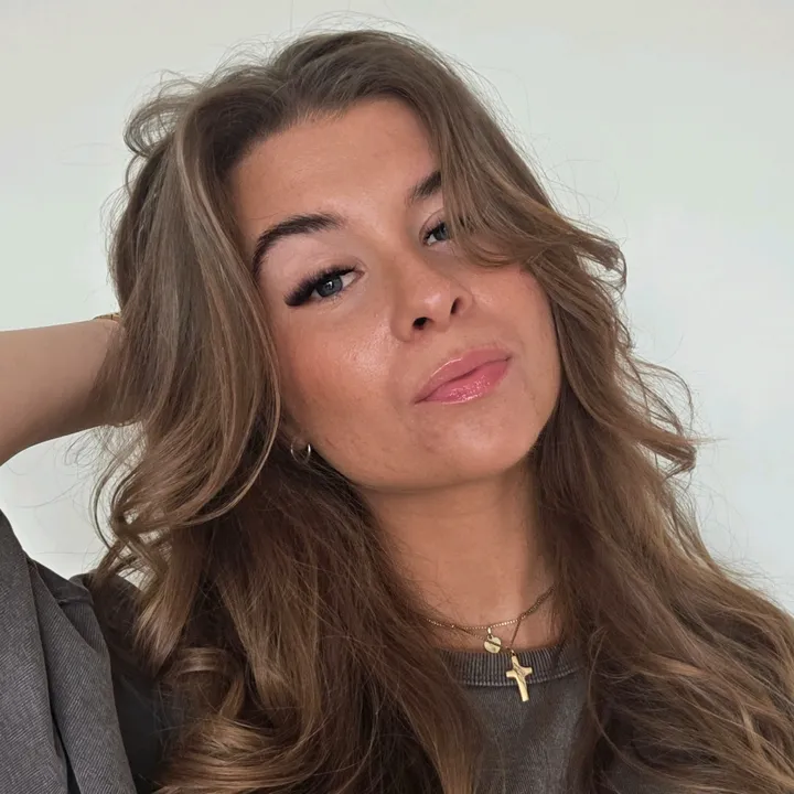 @corinabrx
