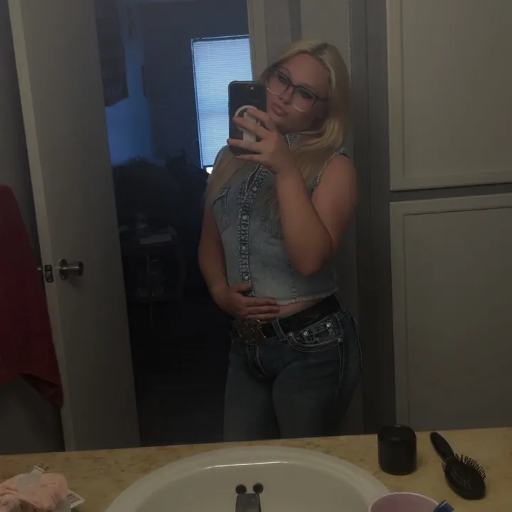 @lil_river222