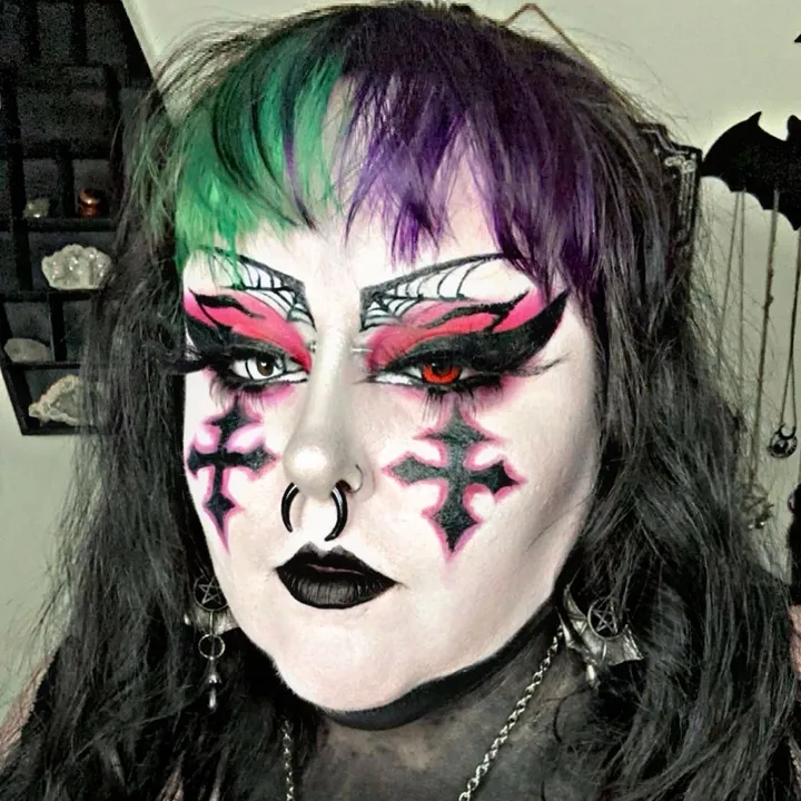 @battyforsomemakeup