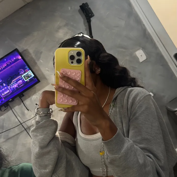 @queentonii